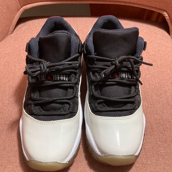 jordan 11 low reverse concord